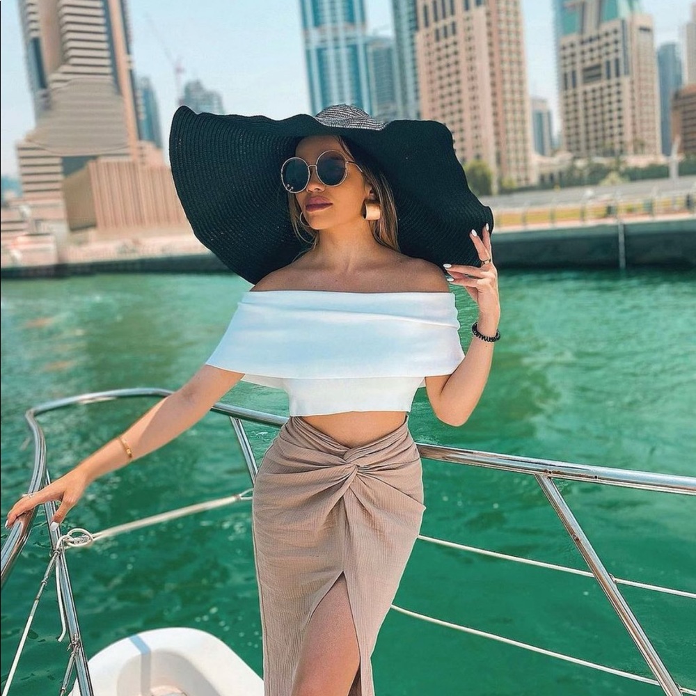 Zara Elegant White Off-Shoulder Crop Top